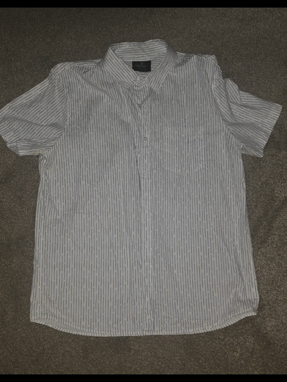American Eagle Outfitters Short-Sleeve Button-Up Shirt in White and Navy
